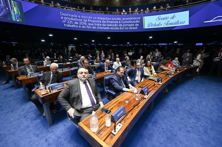 Senado aprova fim da escala 6×1. Entenda os impactos para as empresas.